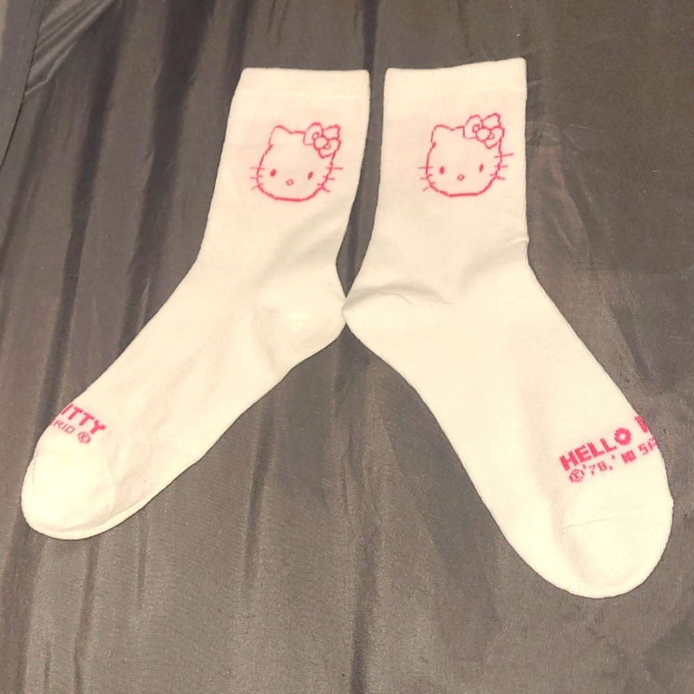 Hello Kitty Socks - Picture 9 of 11